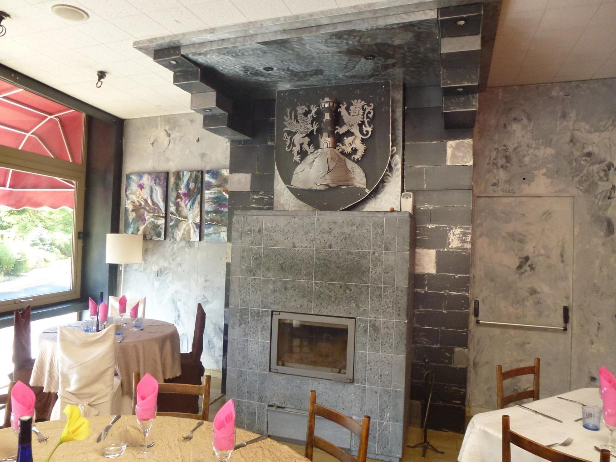 Hotel Restaurant Le Pain De Sucre Monistrol-dʼAllier Екстериор снимка